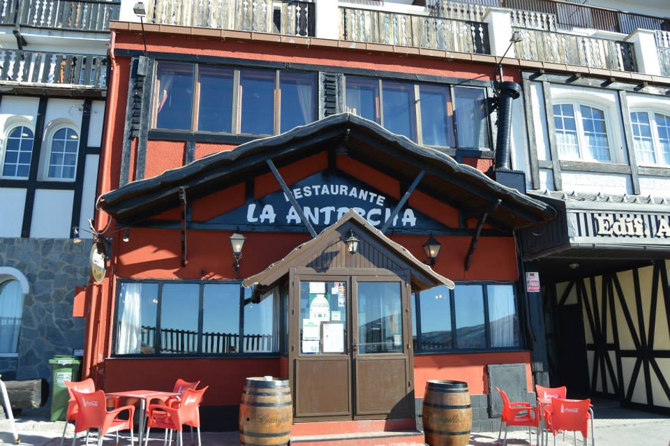 Ski Cabin Rustic Fayre: La Antorcha
