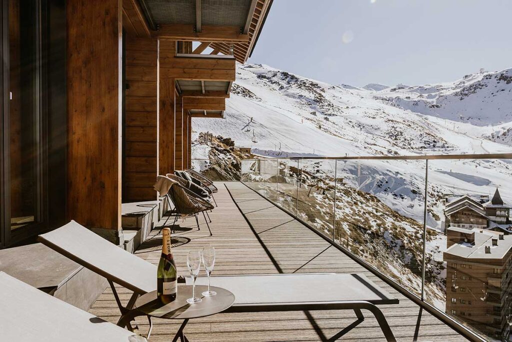 The Lodge in Sierra Nevada makes for a great after ski-drink venue