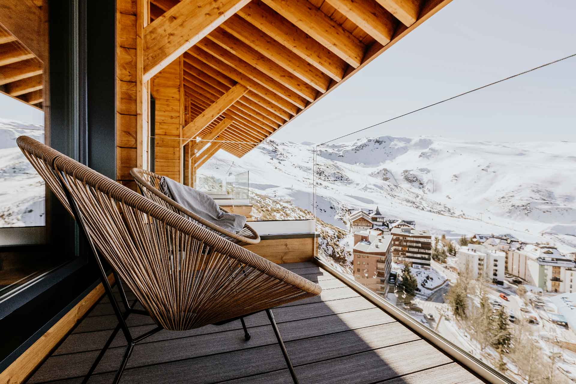 4 Bedroom Luxury Ski Chalet with Panoramic Views of Sierra Nevada